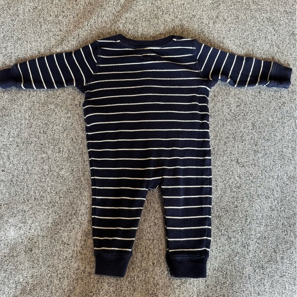 🌟3/$20🌟 Gap striped teddy bear onesie - Picture 2 of 4